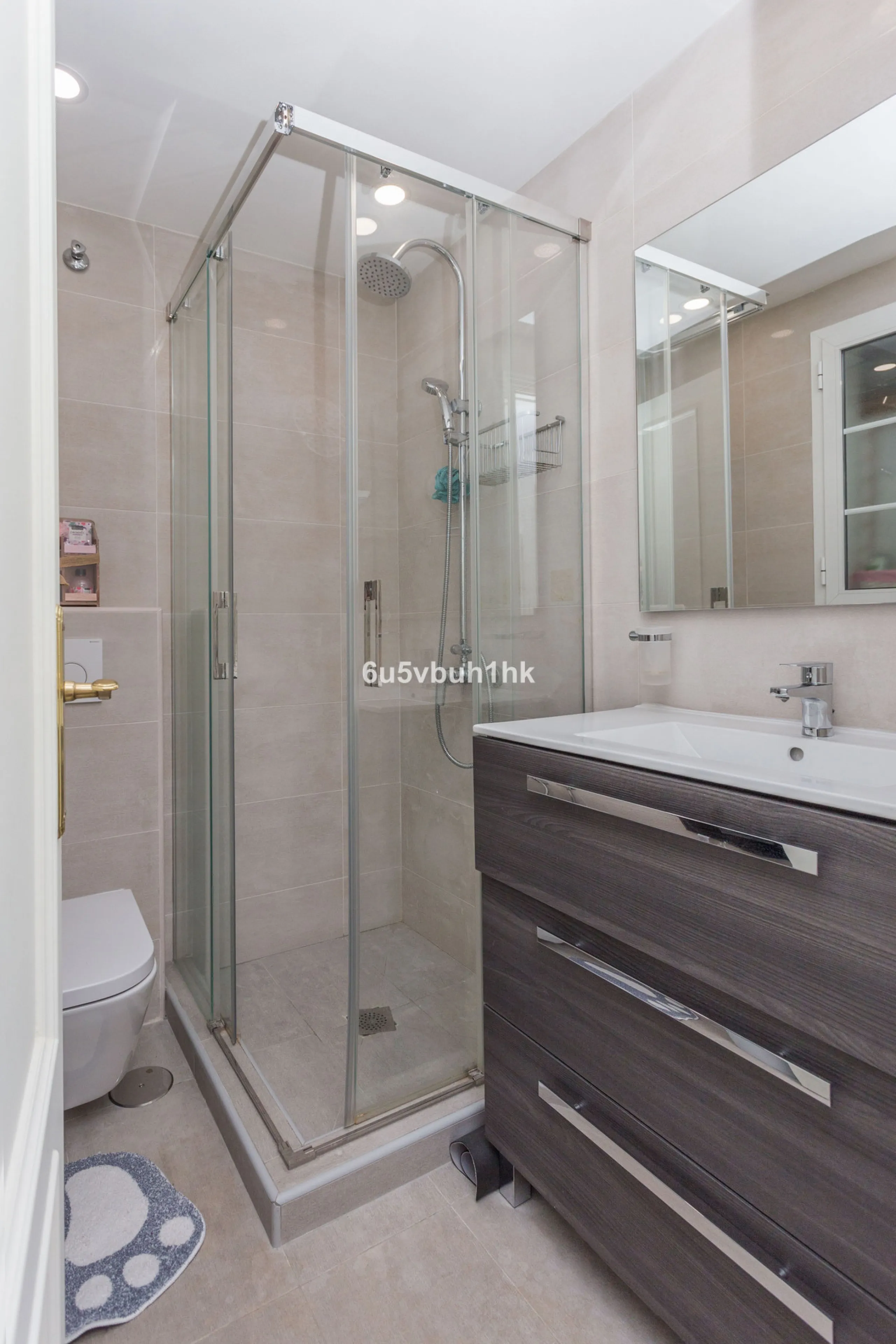 House - Townhouse в продаже в Benalmadena, Málaga. В доме 4 спален и 3 ванных комнат. Площадь дома 200 м². Площадь участка 200 м²