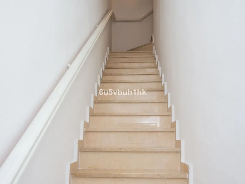 House - Townhouse в продаже в Benalmadena, Málaga. В доме 4 спален и 3 ванных комнат. Площадь дома 200 м². Площадь участка 200 м²