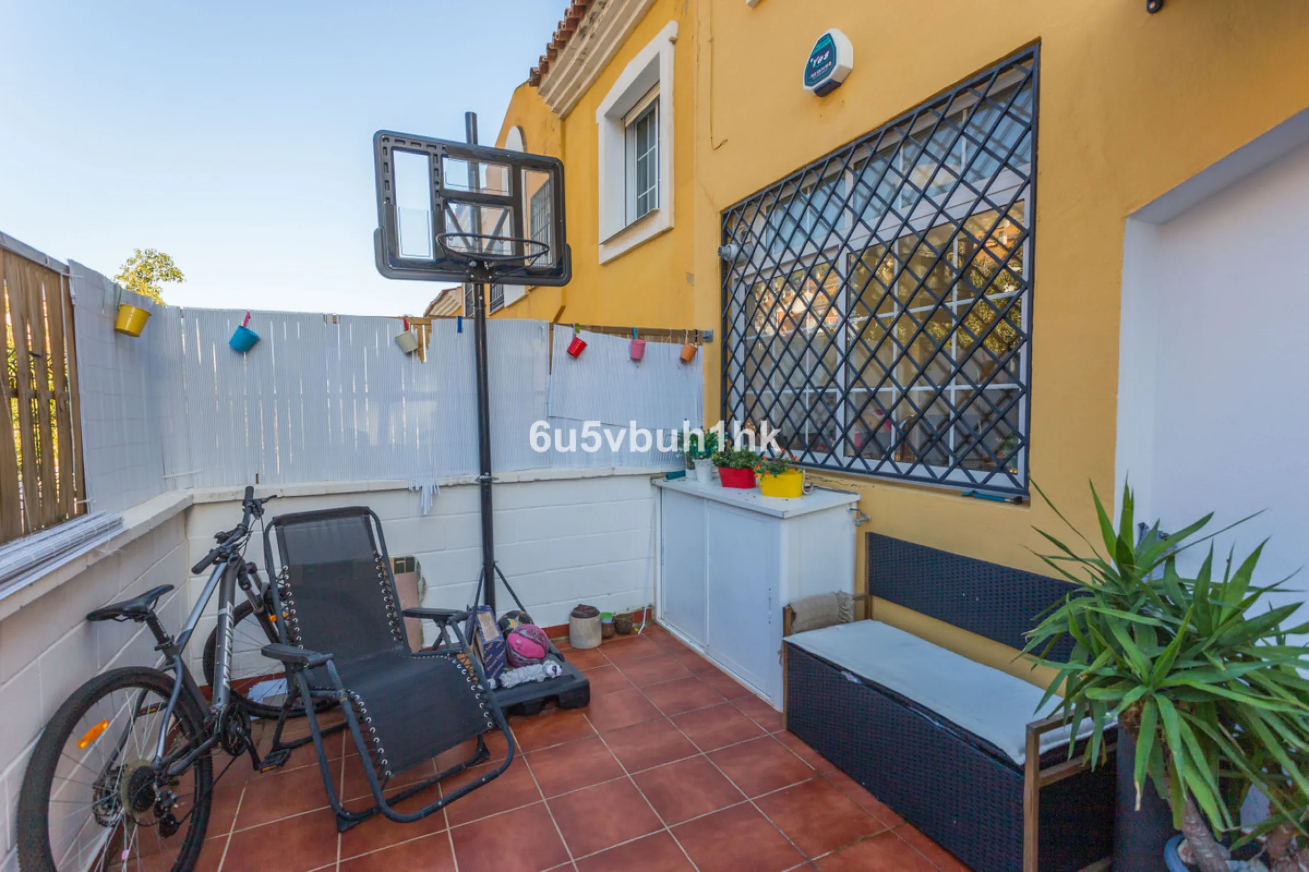 House - Townhouse в продаже в Benalmadena, Málaga. В доме 4 спален и 3 ванных комнат. Площадь дома 200 м². Площадь участка 200 м²