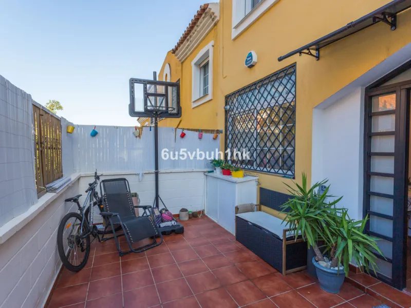 House - Townhouse в продаже в Benalmadena, Málaga. В доме 4 спален и 3 ванных комнат. Площадь дома 200 м². Площадь участка 200 м²