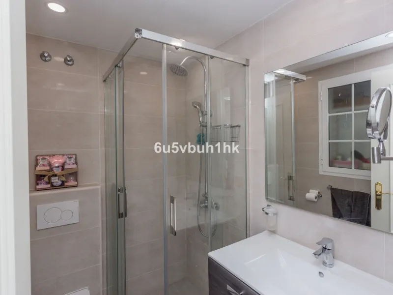 House - Townhouse в продаже в Benalmadena, Málaga. В доме 4 спален и 3 ванных комнат. Площадь дома 200 м². Площадь участка 200 м²