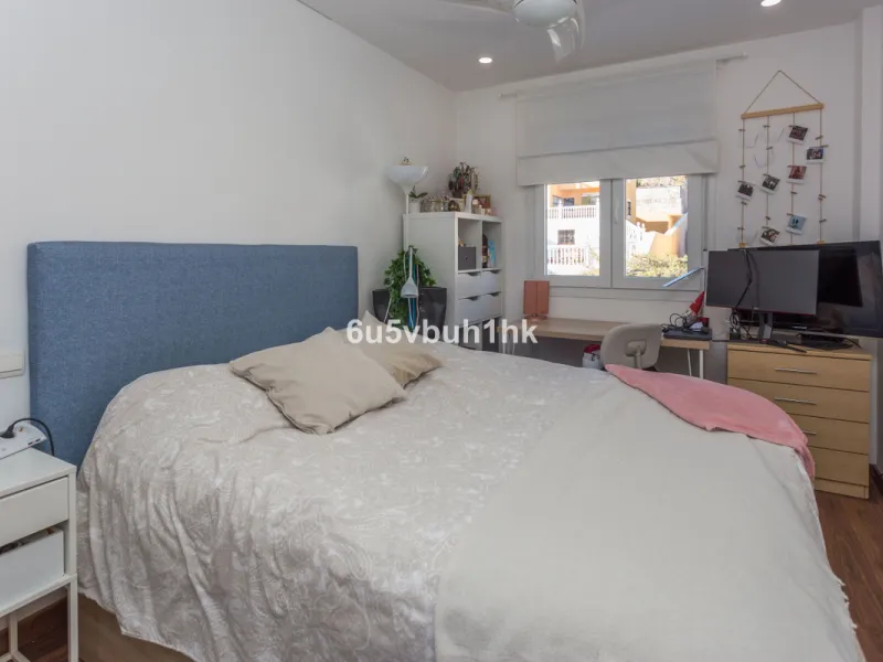 House - Townhouse в продаже в Benalmadena, Málaga. В доме 4 спален и 3 ванных комнат. Площадь дома 200 м². Площадь участка 200 м²