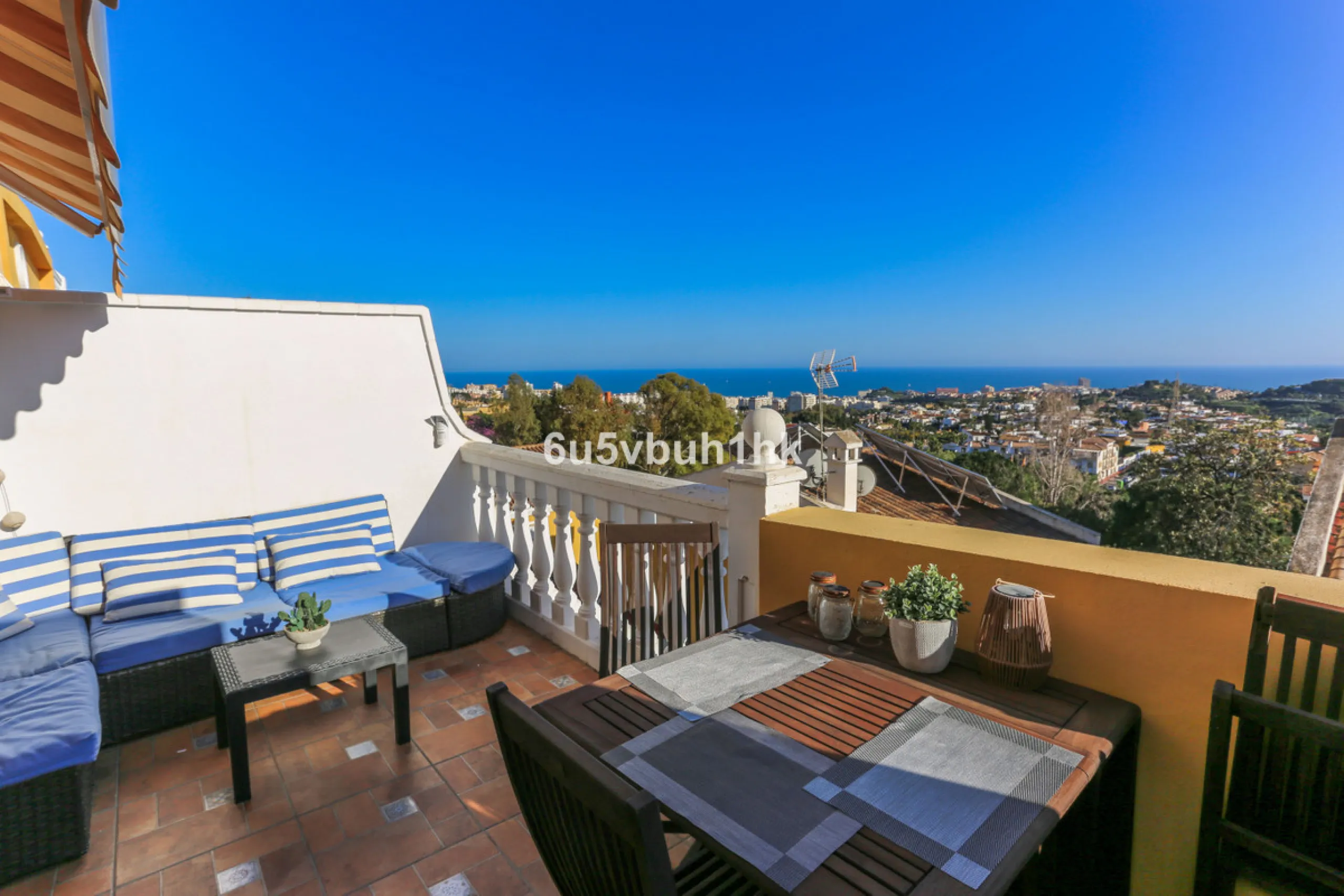 House - Townhouse в продаже в Benalmadena, Málaga. В доме 4 спален и 3 ванных комнат. Площадь дома 200 м². Площадь участка 200 м²