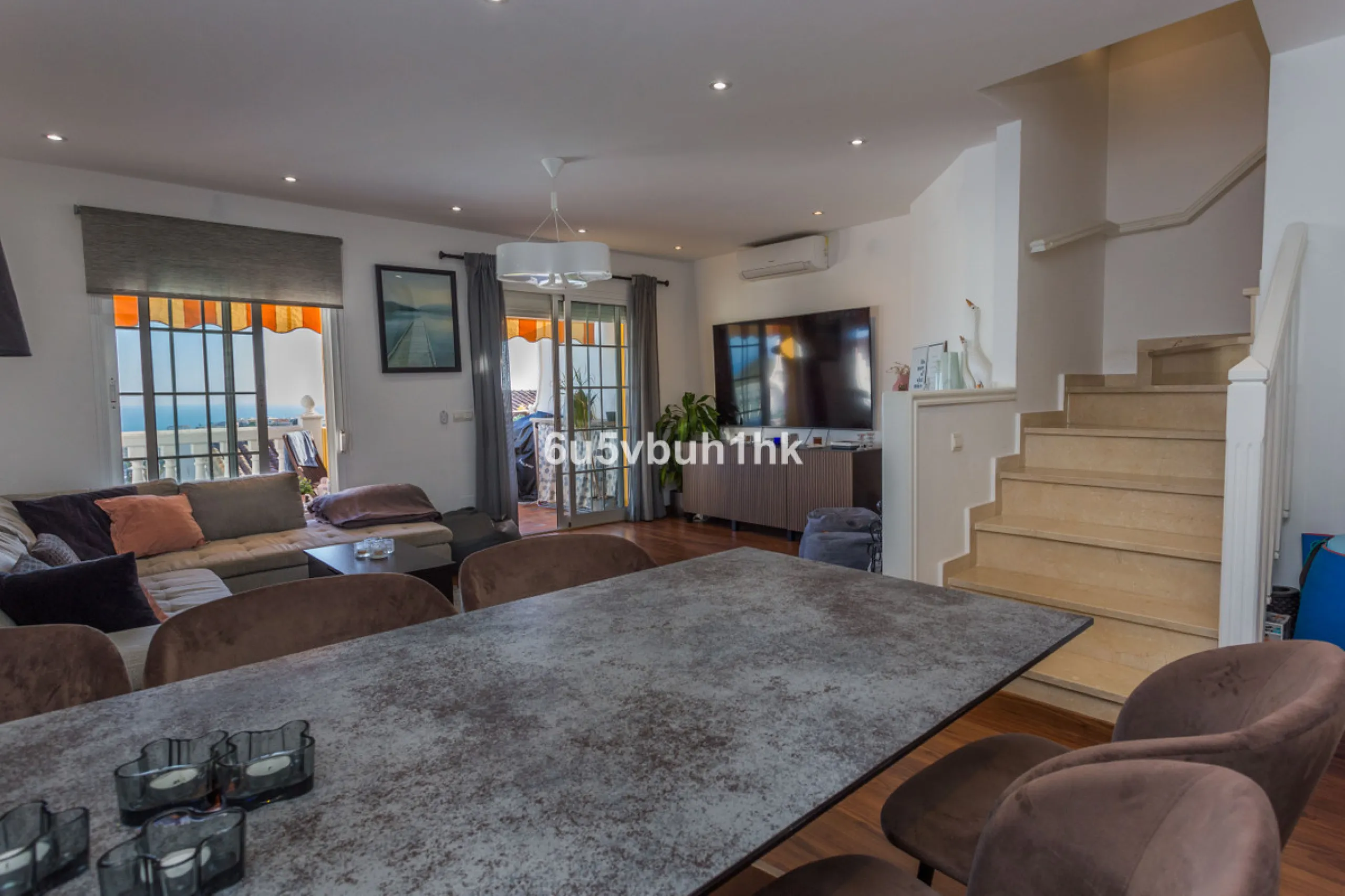 House - Townhouse в продаже в Benalmadena, Málaga. В доме 4 спален и 3 ванных комнат. Площадь дома 200 м². Площадь участка 200 м²