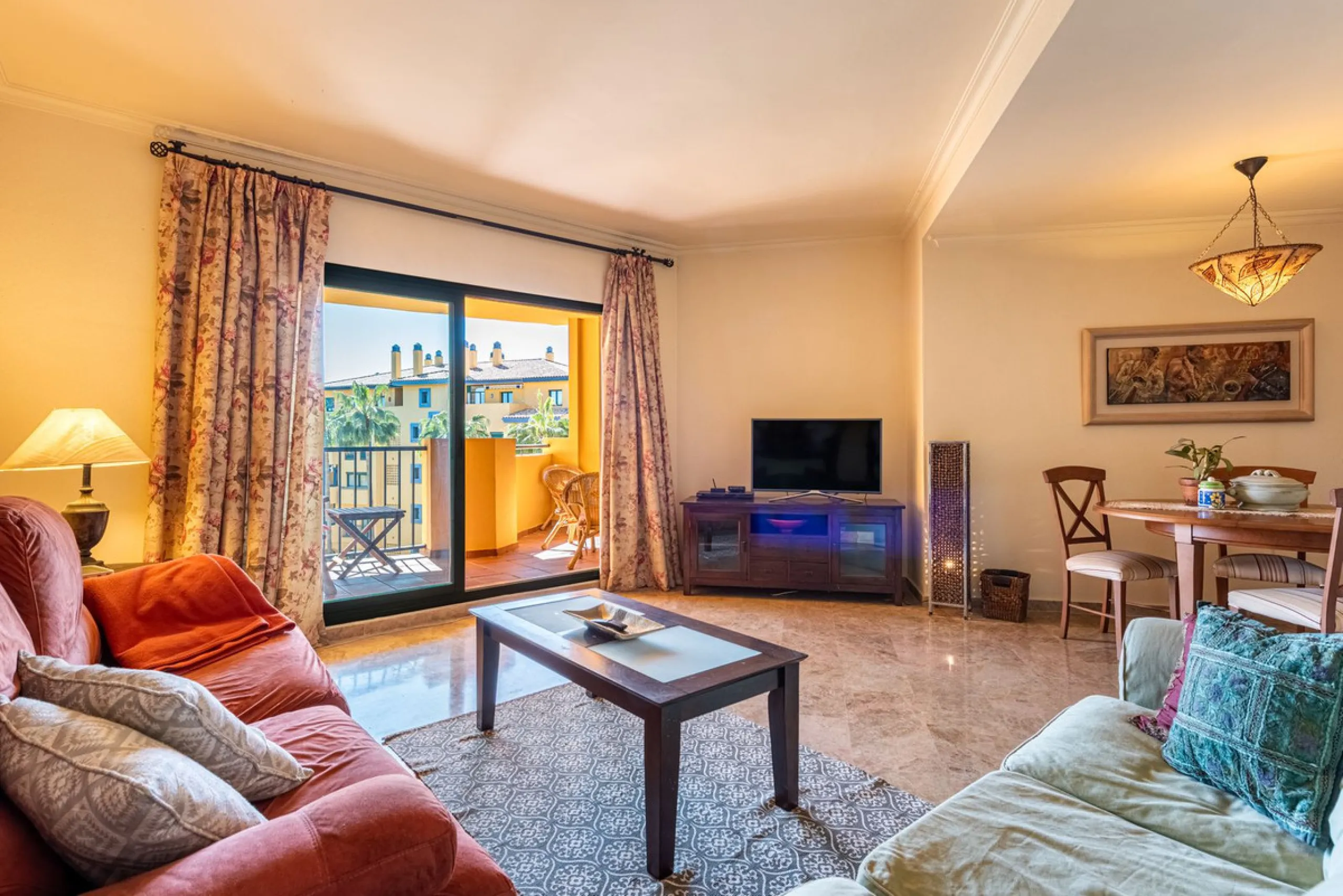 Beachside Apartment in the Heart of San Pedro!