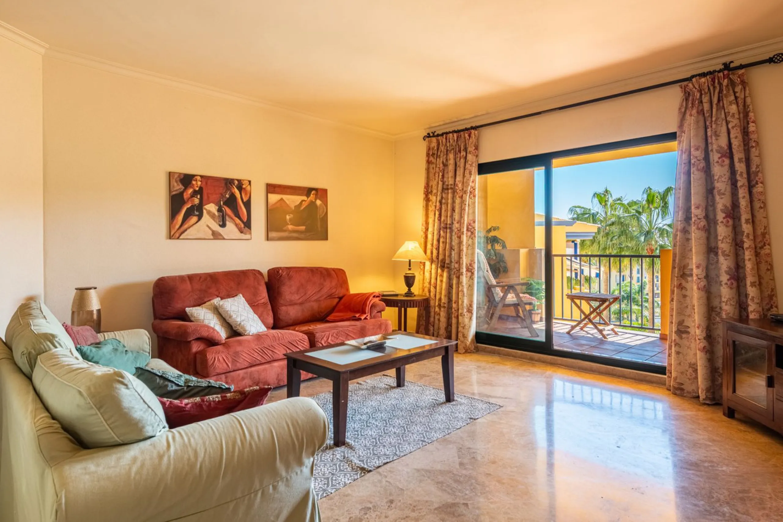 Beachside Apartment in the Heart of San Pedro!