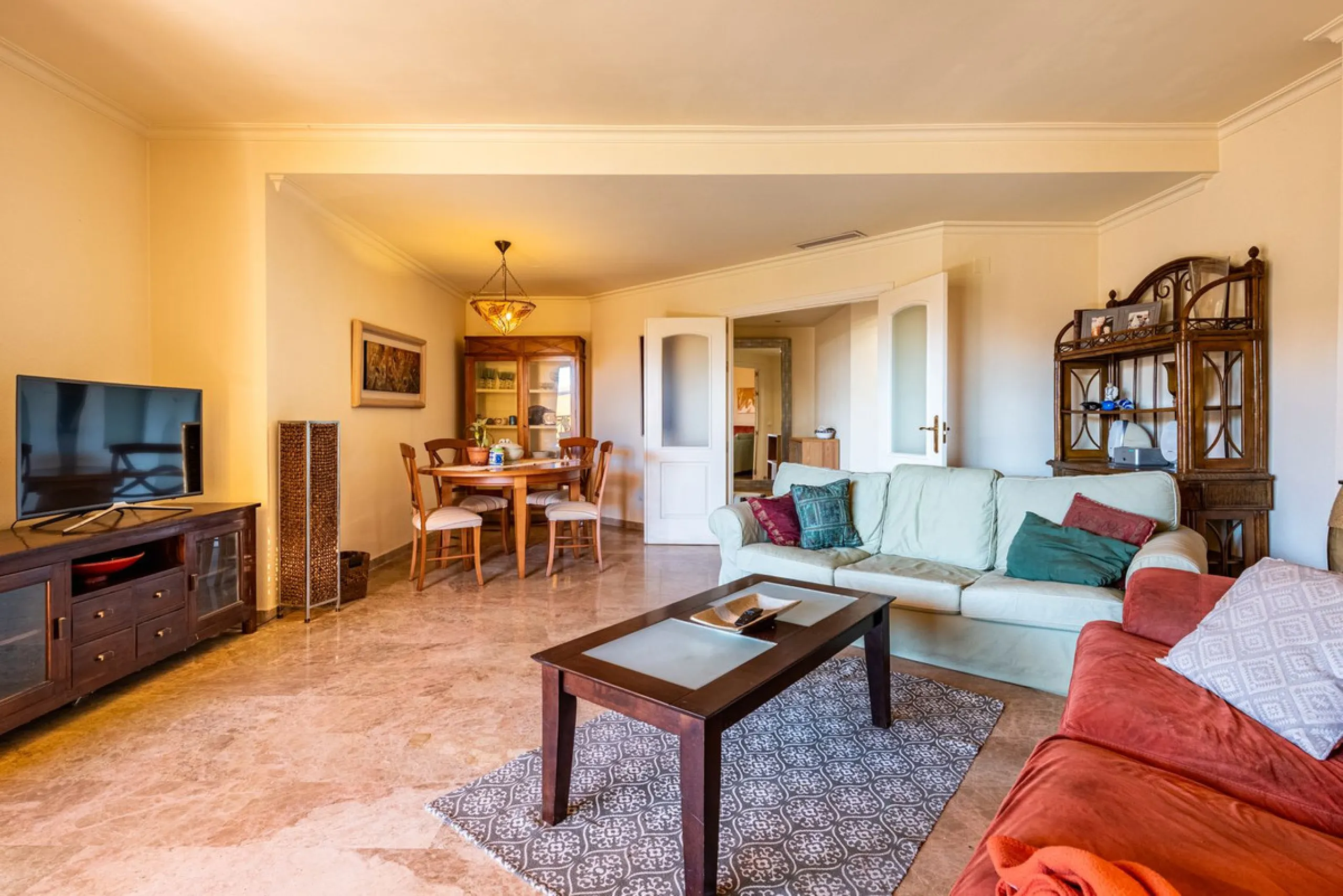 Beachside Apartment in the Heart of San Pedro!