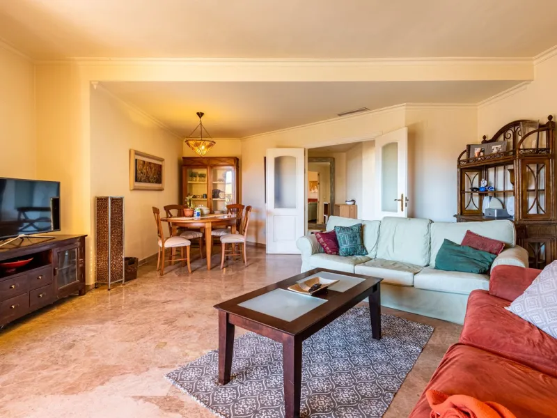 Beachside Apartment in the Heart of San Pedro!