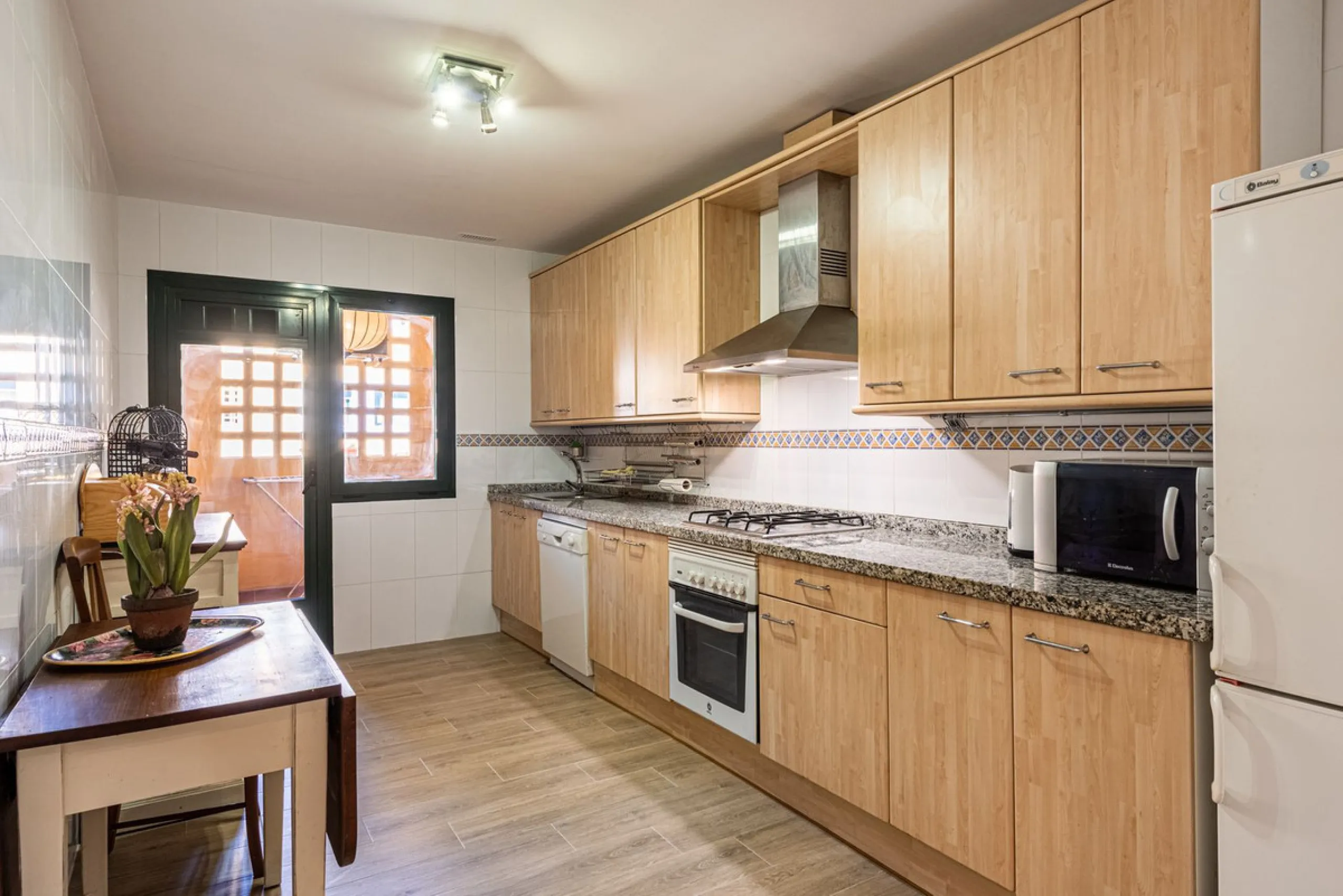 Beachside Apartment in the Heart of San Pedro!