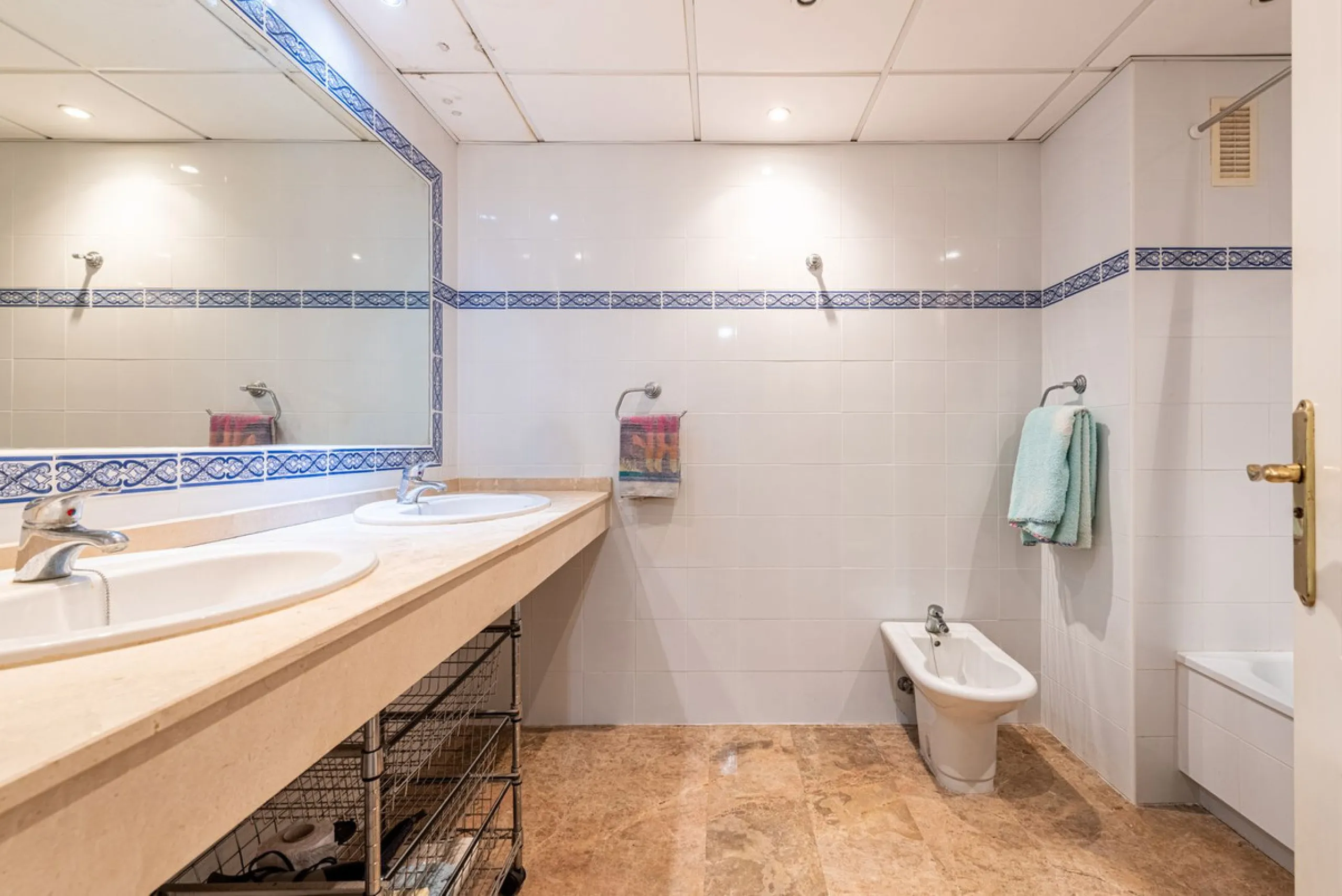 Beachside Apartment in the Heart of San Pedro!