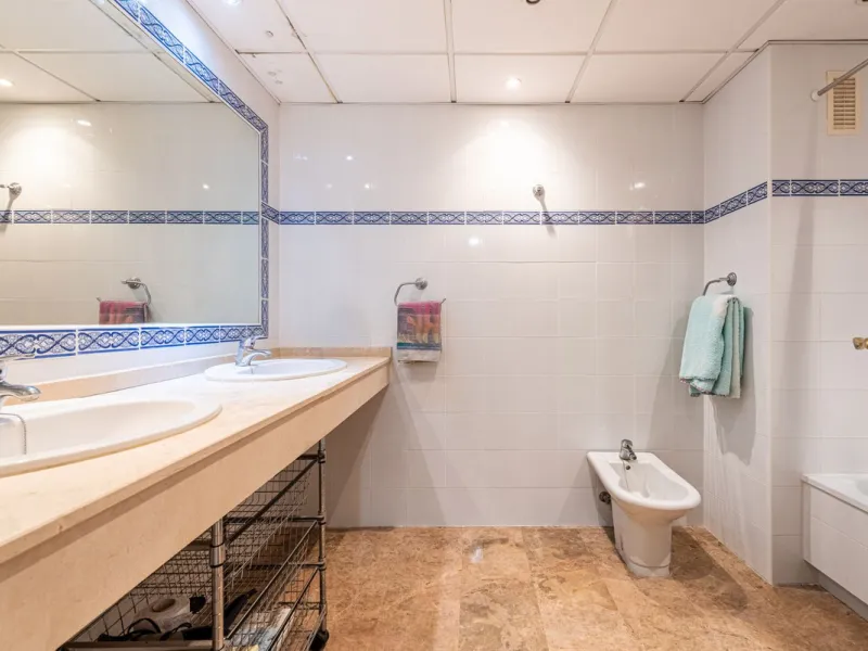 Beachside Apartment in the Heart of San Pedro!