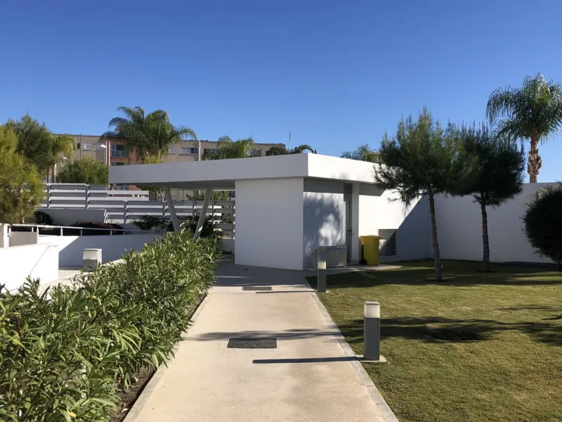 Apartment - Middle Floor Apartment в продаже в Estepona, Málaga. В доме 3 спален и 2 ванных комнат. Площадь дома 111 м²