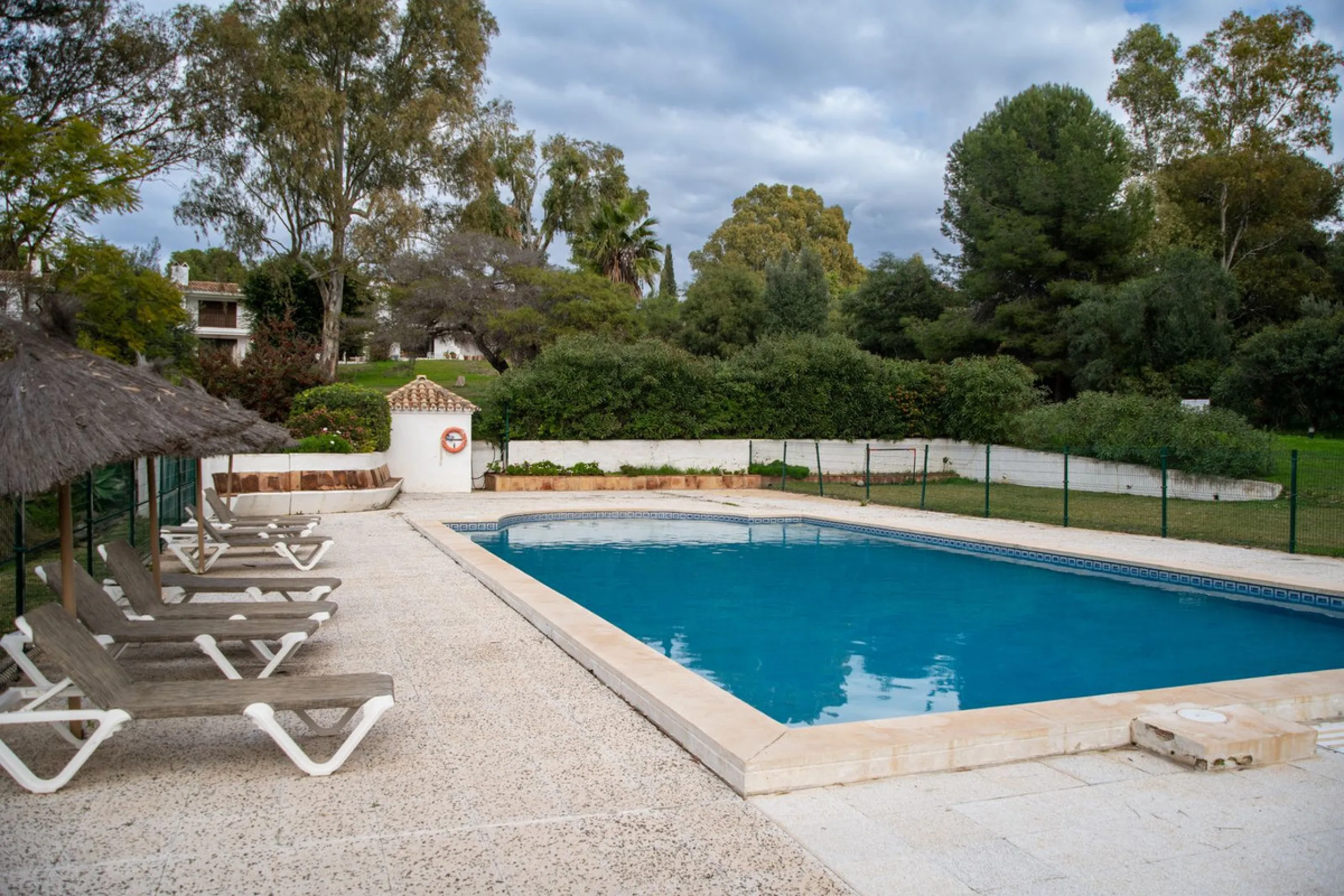 This unique duplex townhouse is located in the sought-after area of Nueva Atalaya (Estepona), within an exclusive residential complex of just 24 homes, offering privacy, tranquility, and a strong sense of community.