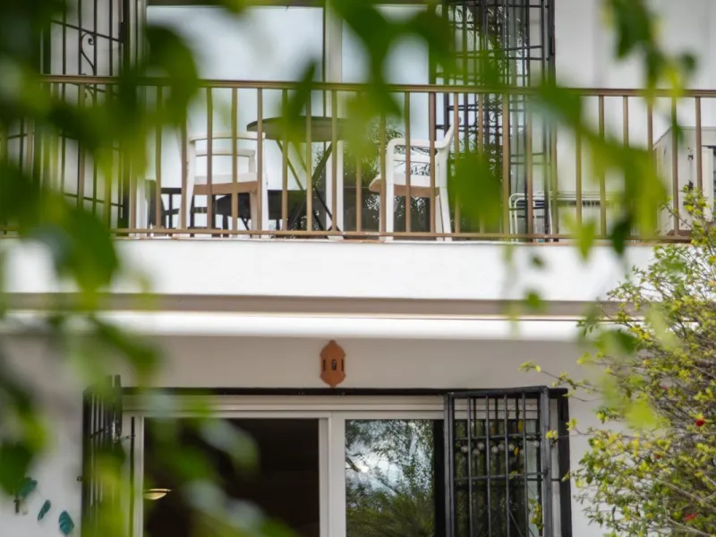 This unique duplex townhouse is located in the sought-after area of Nueva Atalaya (Estepona), within an exclusive residential complex of just 24 homes, offering privacy, tranquility, and a strong sense of community.