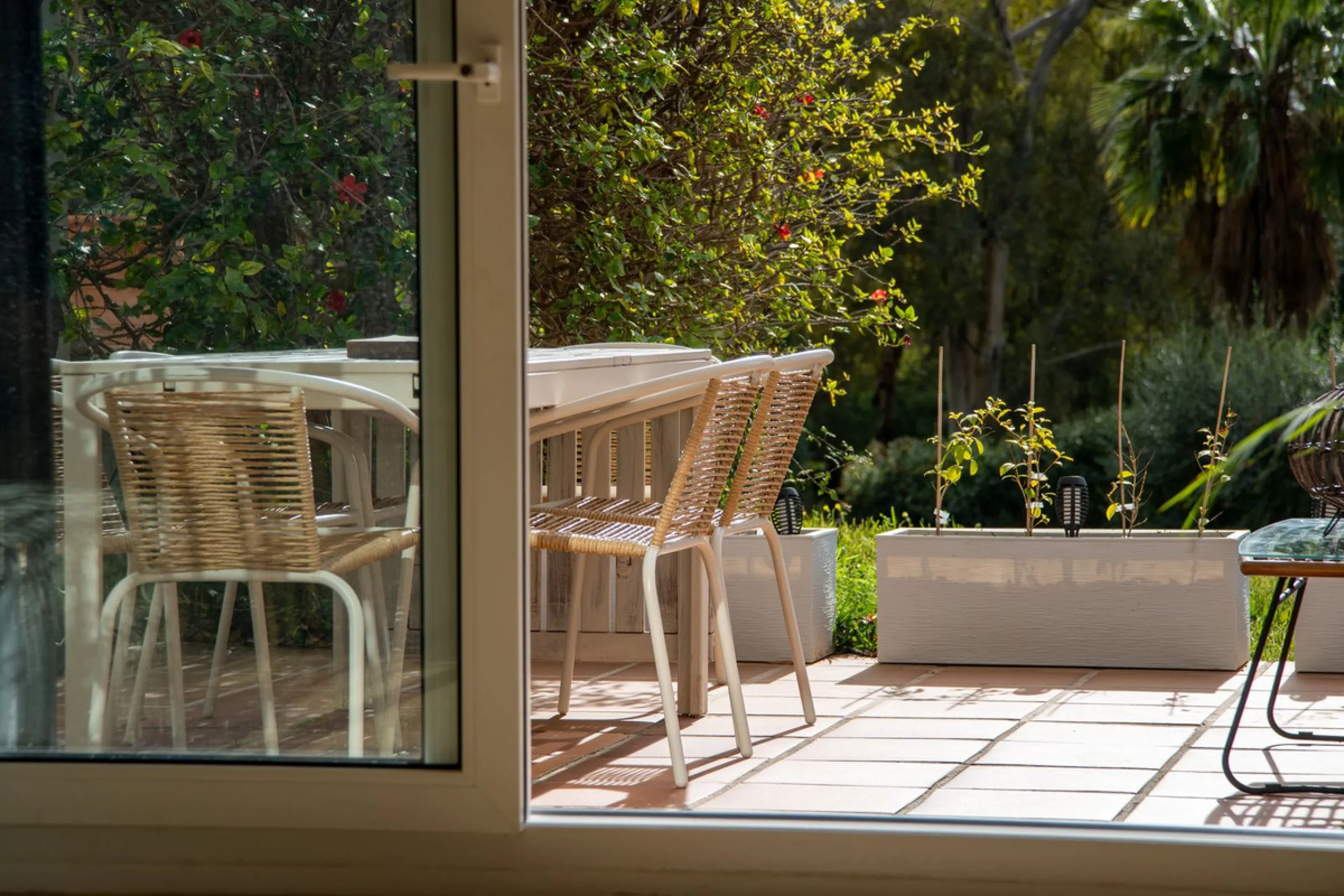This unique duplex townhouse is located in the sought-after area of Nueva Atalaya (Estepona), within an exclusive residential complex of just 24 homes, offering privacy, tranquility, and a strong sense of community.