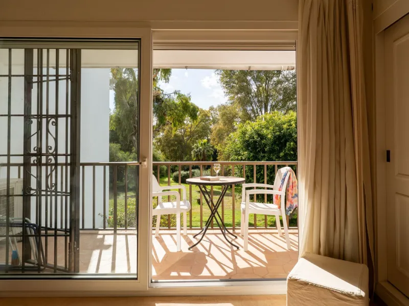 This unique duplex townhouse is located in the sought-after area of Nueva Atalaya (Estepona), within an exclusive residential complex of just 24 homes, offering privacy, tranquility, and a strong sense of community.