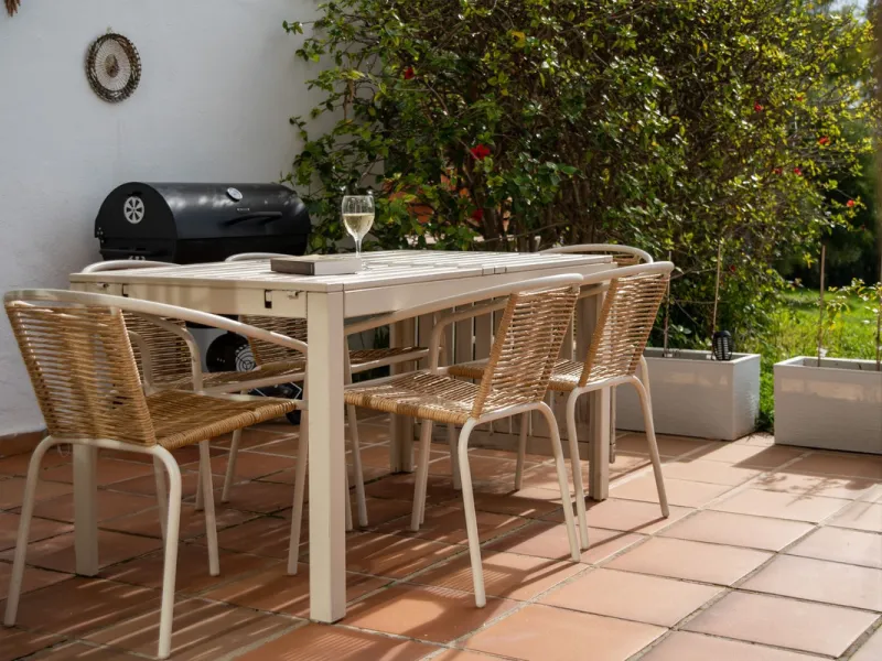 This unique duplex townhouse is located in the sought-after area of Nueva Atalaya (Estepona), within an exclusive residential complex of just 24 homes, offering privacy, tranquility, and a strong sense of community.