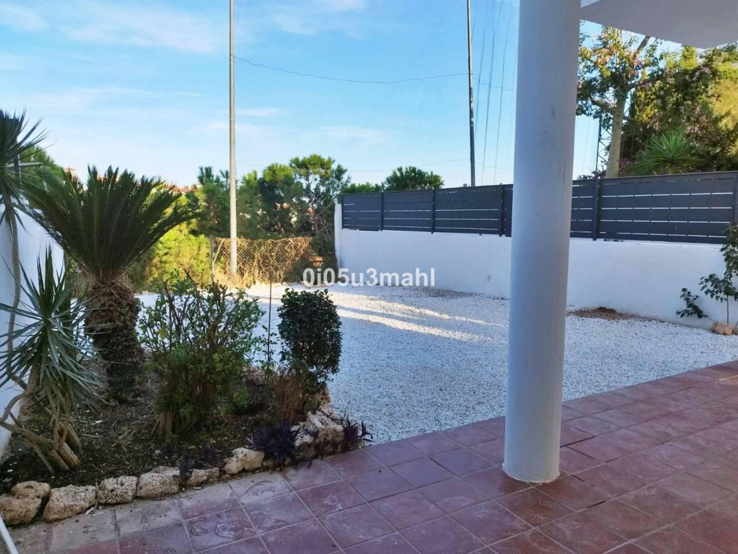 If you're looking for a home where the outdoor space takes centre stage and you can enjoy the fresh air in complete privacy, this magnificent corner villa is the perfect opportunity.