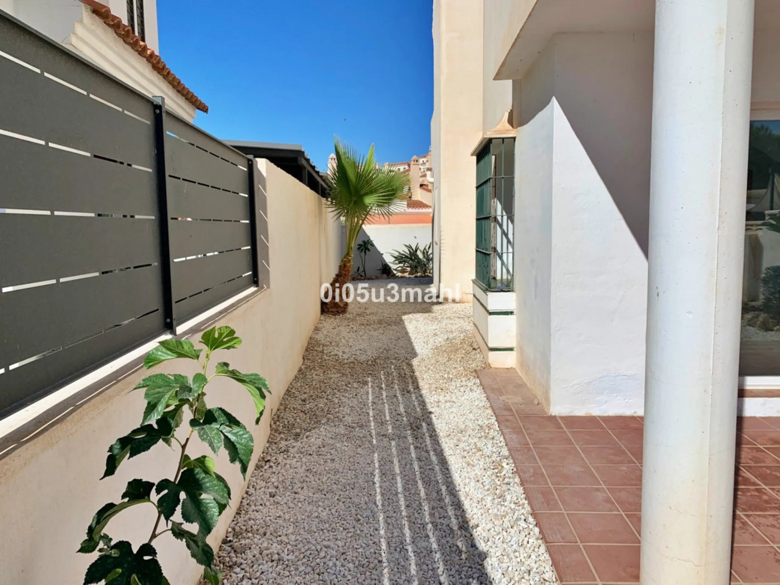 If you're looking for a home where the outdoor space takes centre stage and you can enjoy the fresh air in complete privacy, this magnificent corner villa is the perfect opportunity.