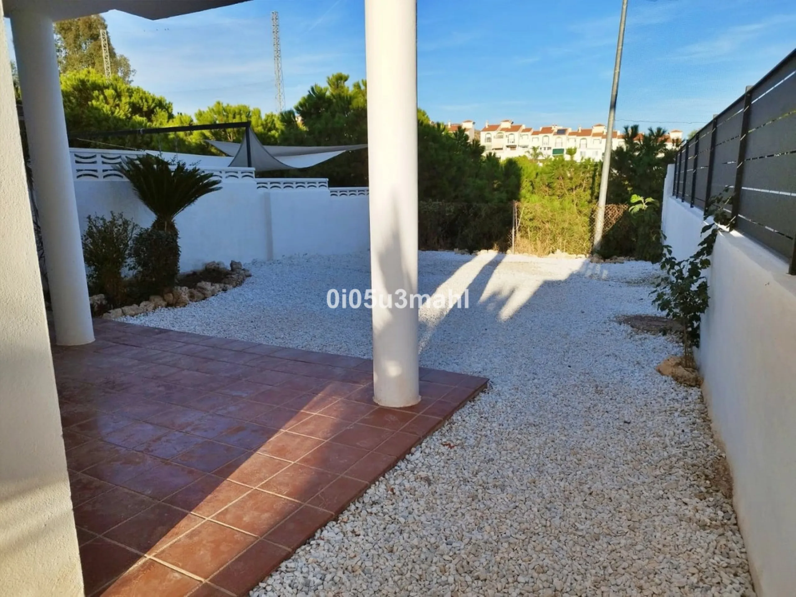 If you're looking for a home where the outdoor space takes centre stage and you can enjoy the fresh air in complete privacy, this magnificent corner villa is the perfect opportunity.