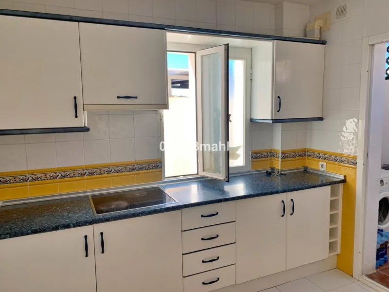 If you're looking for a home where the outdoor space takes centre stage and you can enjoy the fresh air in complete privacy, this magnificent corner villa is the perfect opportunity.