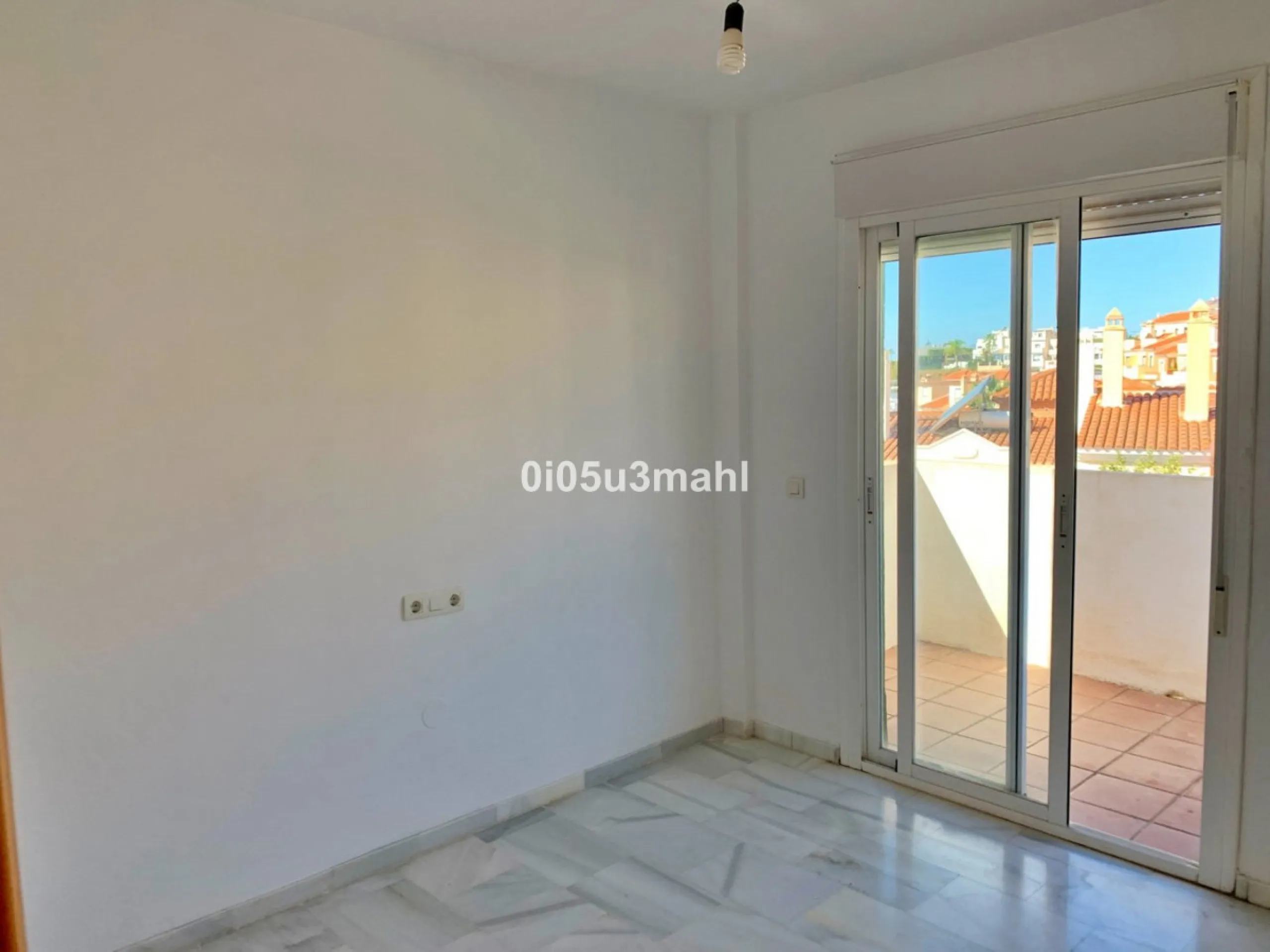 If you're looking for a home where the outdoor space takes centre stage and you can enjoy the fresh air in complete privacy, this magnificent corner villa is the perfect opportunity.