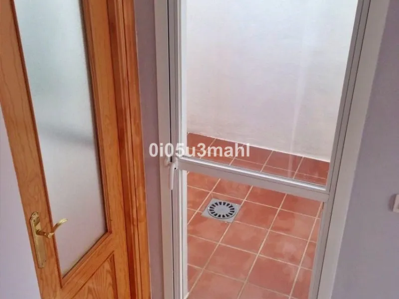 If you're looking for a home where the outdoor space takes centre stage and you can enjoy the fresh air in complete privacy, this magnificent corner villa is the perfect opportunity.