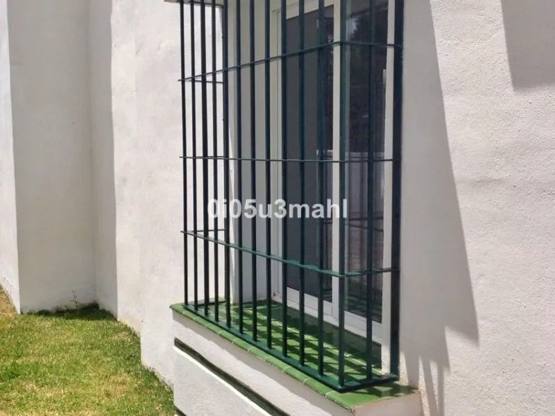 If you're looking for a home where the outdoor space takes centre stage and you can enjoy the fresh air in complete privacy, this magnificent corner villa is the perfect opportunity.