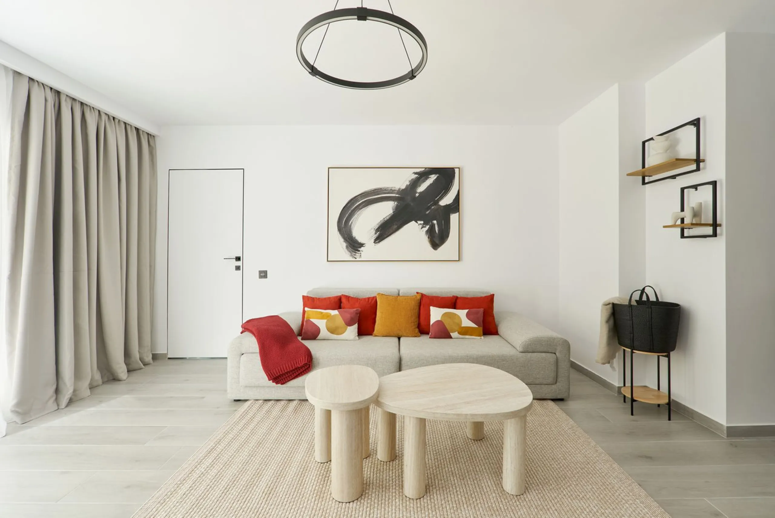 Fully Renovated 2-Bedroom Apartment for Sale in Conjunto Casaño – Nueva Andalucía