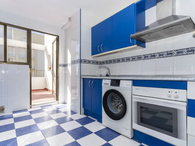 SPACIOUS APARTMENT WITH TERRACE AND SEA VIEWS IN THE HEART OF SABINILLAS