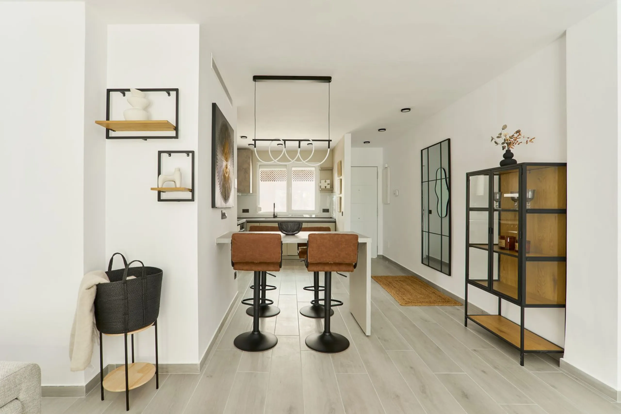 Fully Renovated 2-Bedroom Apartment for Sale in Conjunto Casaño – Nueva Andalucía