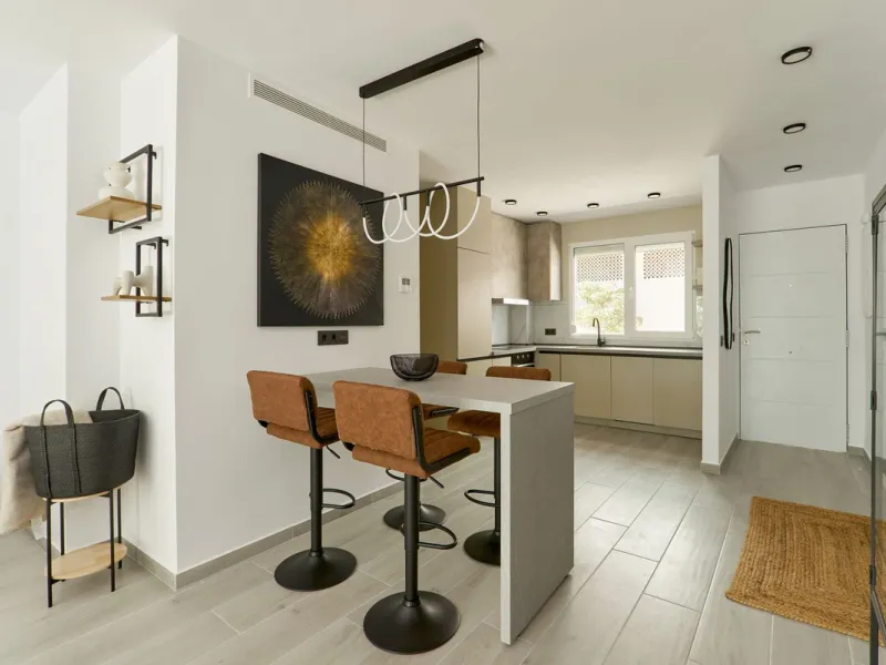 Fully Renovated 2-Bedroom Apartment for Sale in Conjunto Casaño – Nueva Andalucía