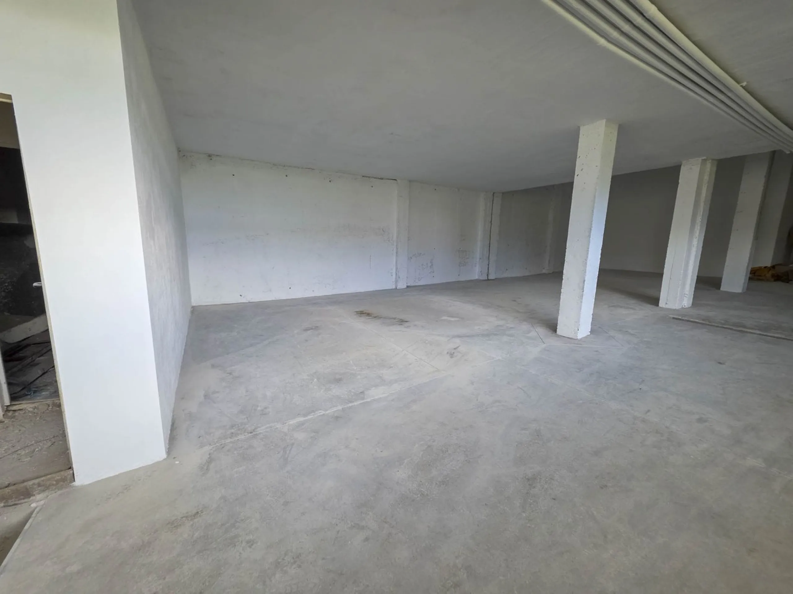SEMI-DETACHED HOUSE WITH SEA VIEWS AND GREAT POTENTIAL IN LA DUQUESA