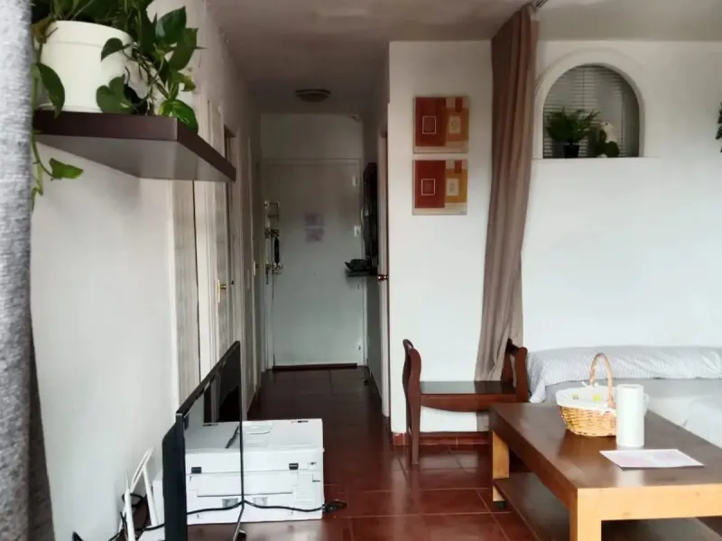 Apartment with 68 m²  2 bedrooms  just 5 minutes from the center of Marbella in the Mirador Padel Club area. It comprises a living room with direct access to a south-east facing terrace, 2 bedrooms, 1 bathroom, and a fully equipped kitchen. It is very wel