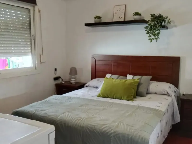 Apartment with 68 m²  2 bedrooms  just 5 minutes from the center of Marbella in the Mirador Padel Club area. It comprises a living room with direct access to a south-east facing terrace, 2 bedrooms, 1 bathroom, and a fully equipped kitchen. It is very wel