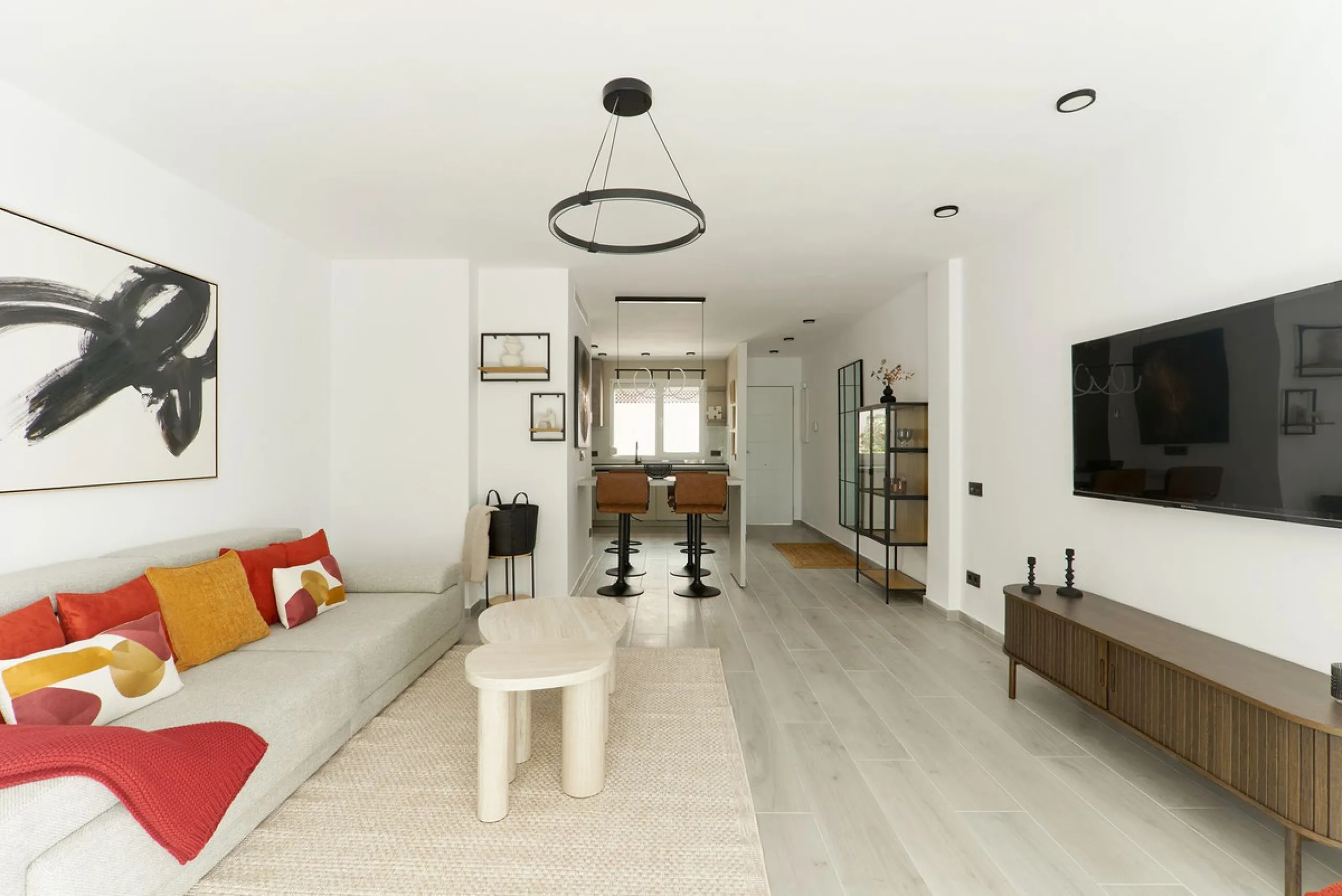 Fully Renovated 2-Bedroom Apartment for Sale in Conjunto Casaño – Nueva Andalucía