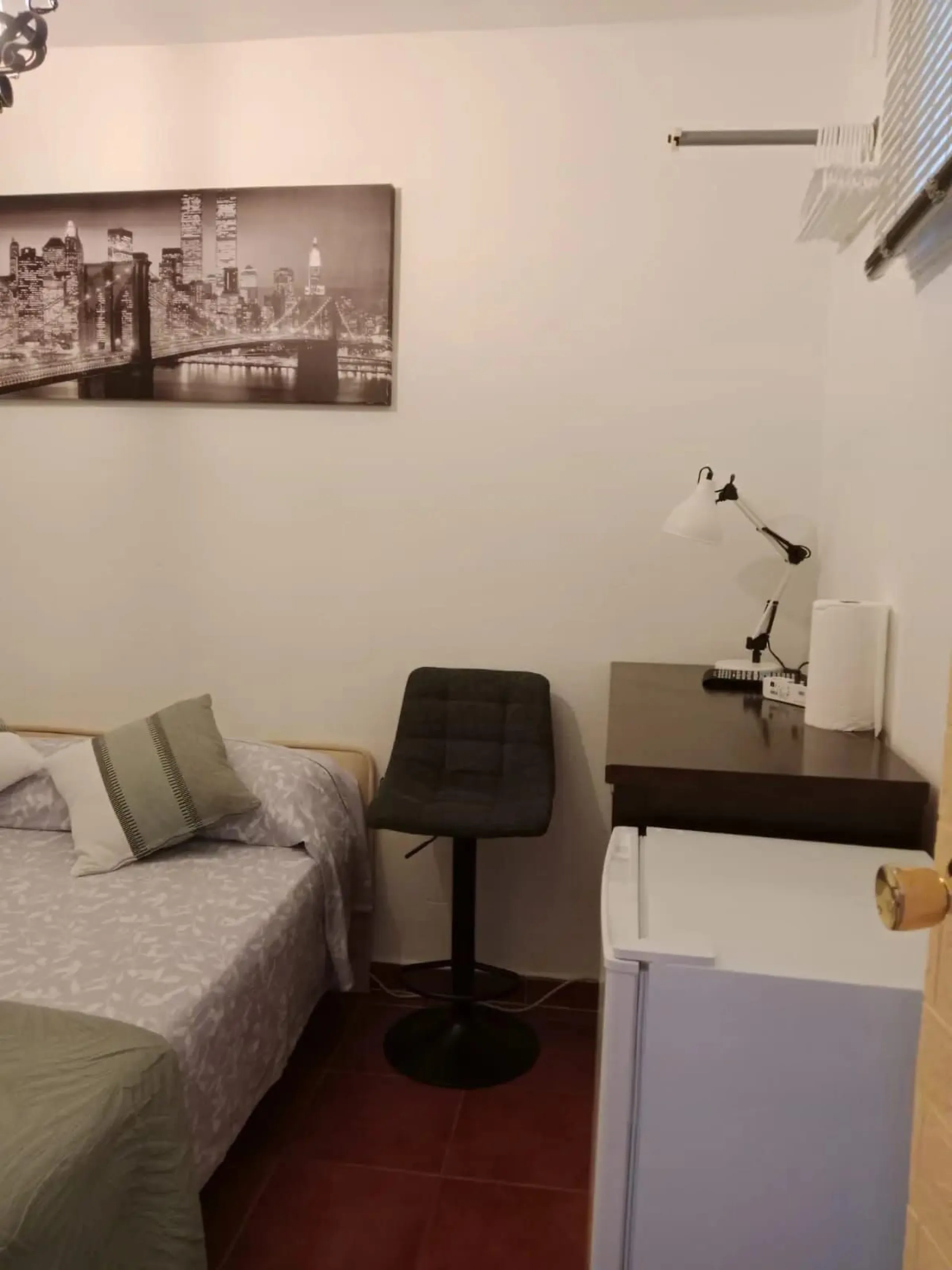 Apartment with 68 m²  2 bedrooms  just 5 minutes from the center of Marbella in the Mirador Padel Club area. It comprises a living room with direct access to a south-east facing terrace, 2 bedrooms, 1 bathroom, and a fully equipped kitchen. It is very wel