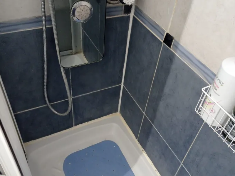 Apartment with 68 m²  2 bedrooms  just 5 minutes from the center of Marbella in the Mirador Padel Club area. It comprises a living room with direct access to a south-east facing terrace, 2 bedrooms, 1 bathroom, and a fully equipped kitchen. It is very wel