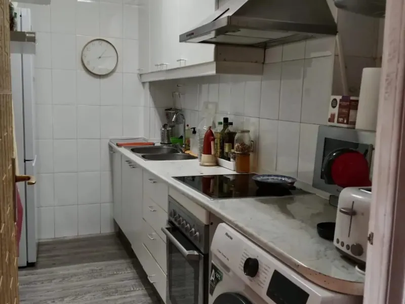 Apartment with 68 m²  2 bedrooms  just 5 minutes from the center of Marbella in the Mirador Padel Club area. It comprises a living room with direct access to a south-east facing terrace, 2 bedrooms, 1 bathroom, and a fully equipped kitchen. It is very wel