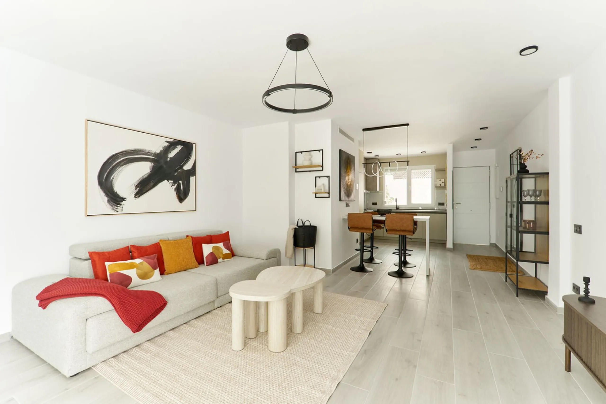 Fully Renovated 2-Bedroom Apartment for Sale in Conjunto Casaño – Nueva Andalucía