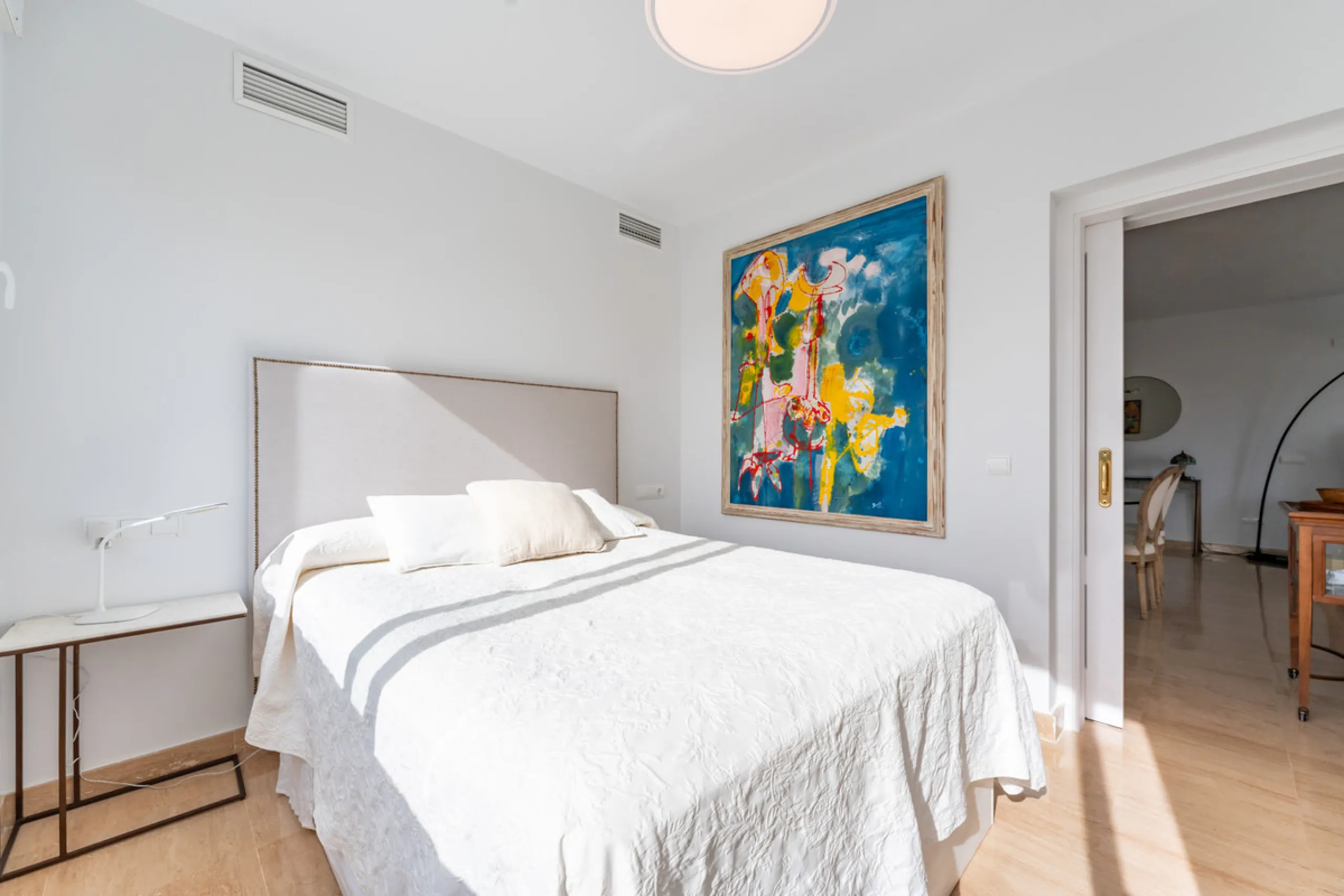 This delightful 2 bed apartment is flooded with light and enjoys the sun all day due to its South and West facing terrace.