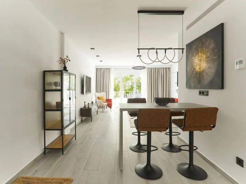Fully Renovated 2-Bedroom Apartment for Sale in Conjunto Casaño – Nueva Andalucía