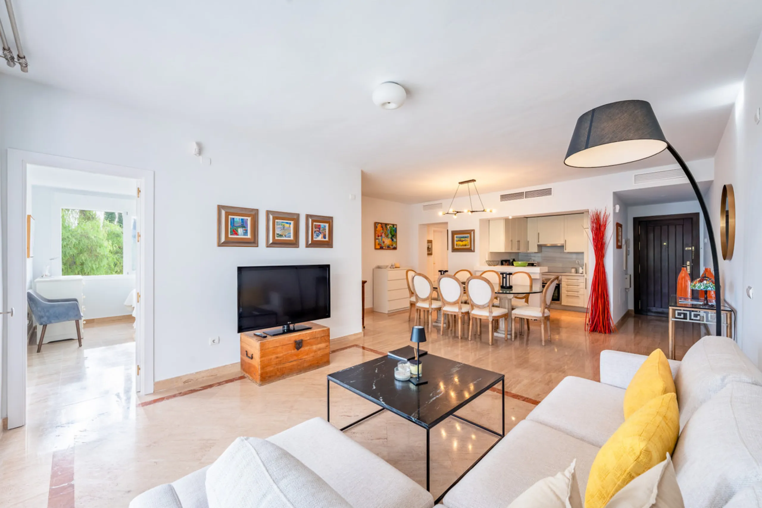 This delightful 2 bed apartment is flooded with light and enjoys the sun all day due to its South and West facing terrace.