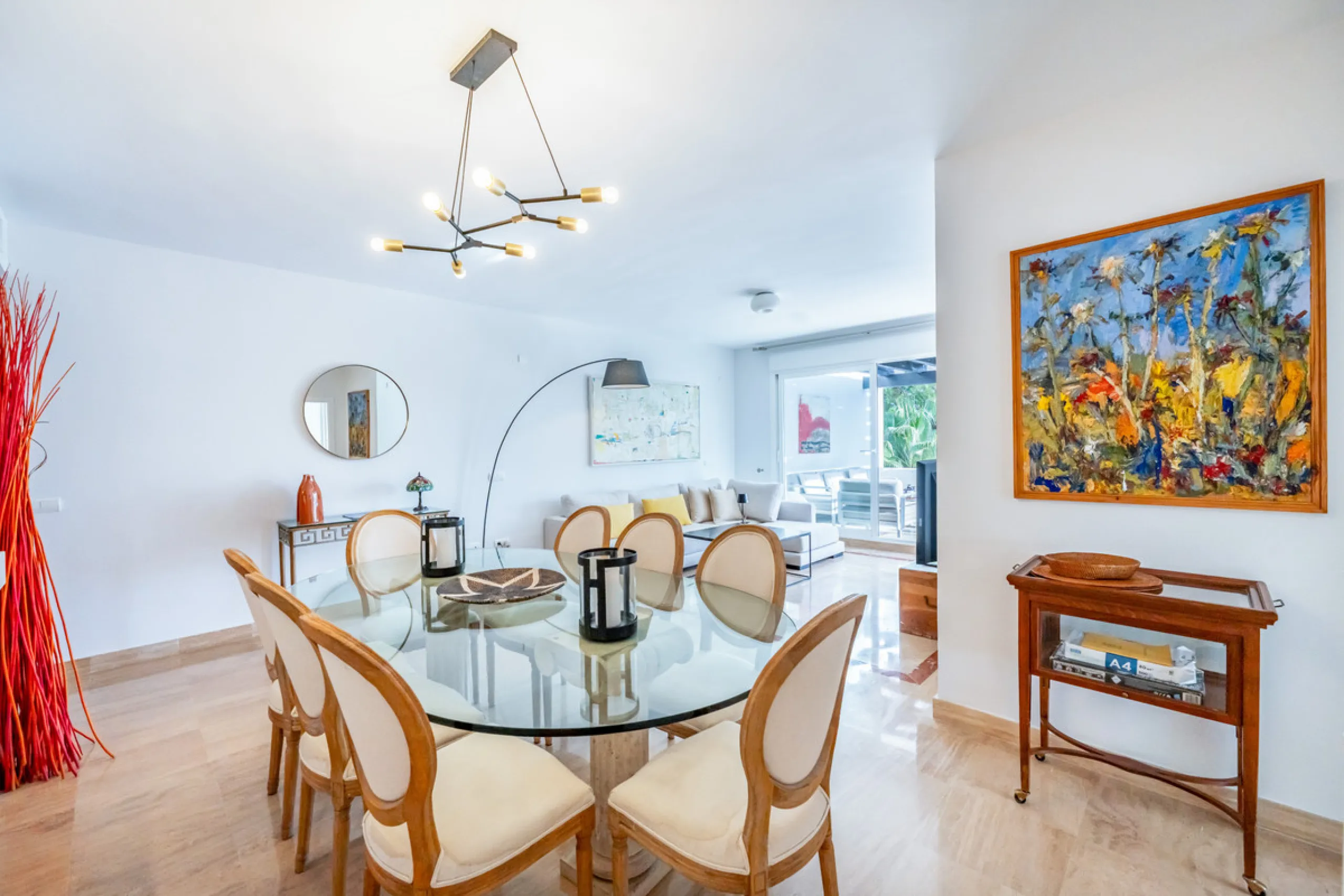 This delightful 2 bed apartment is flooded with light and enjoys the sun all day due to its South and West facing terrace.