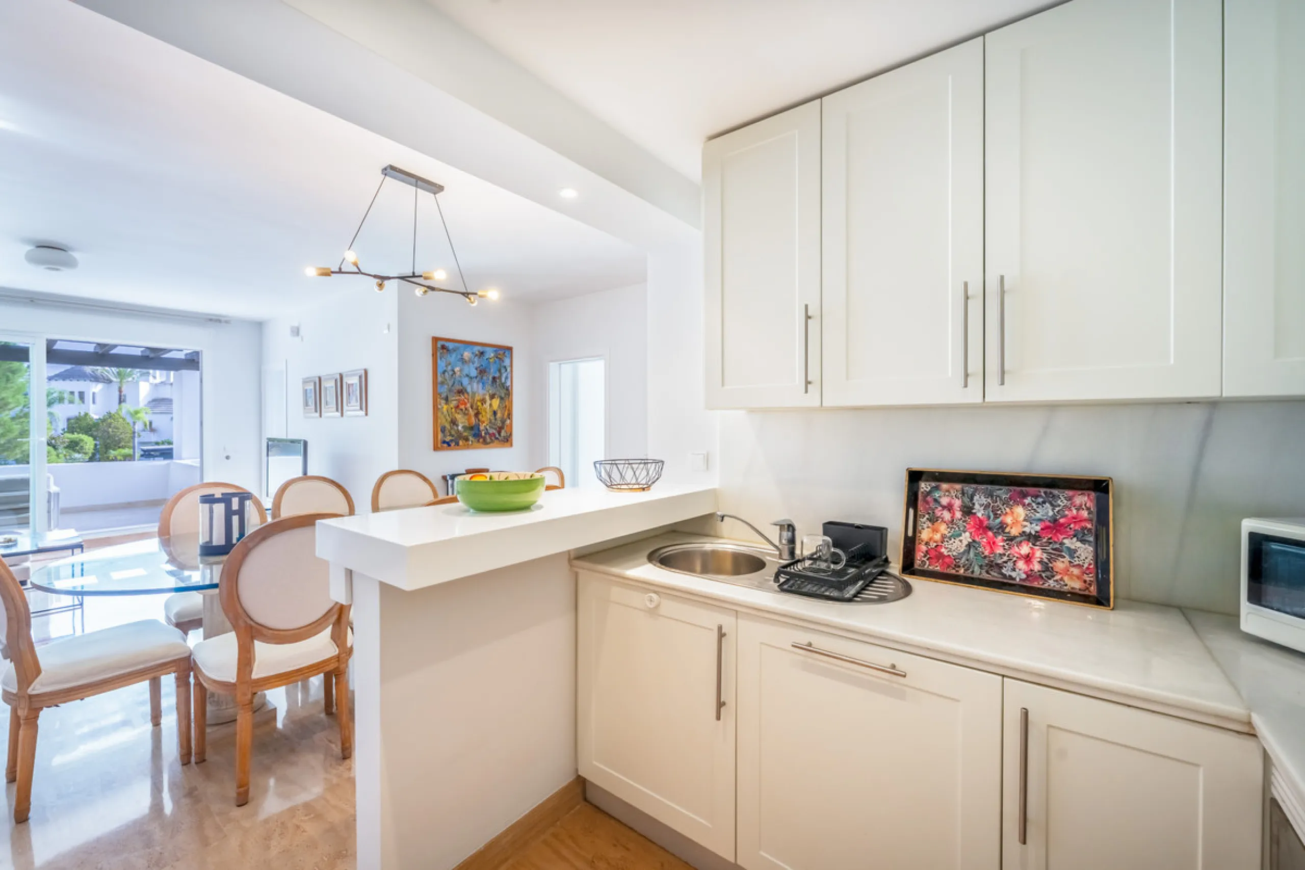 This delightful 2 bed apartment is flooded with light and enjoys the sun all day due to its South and West facing terrace.