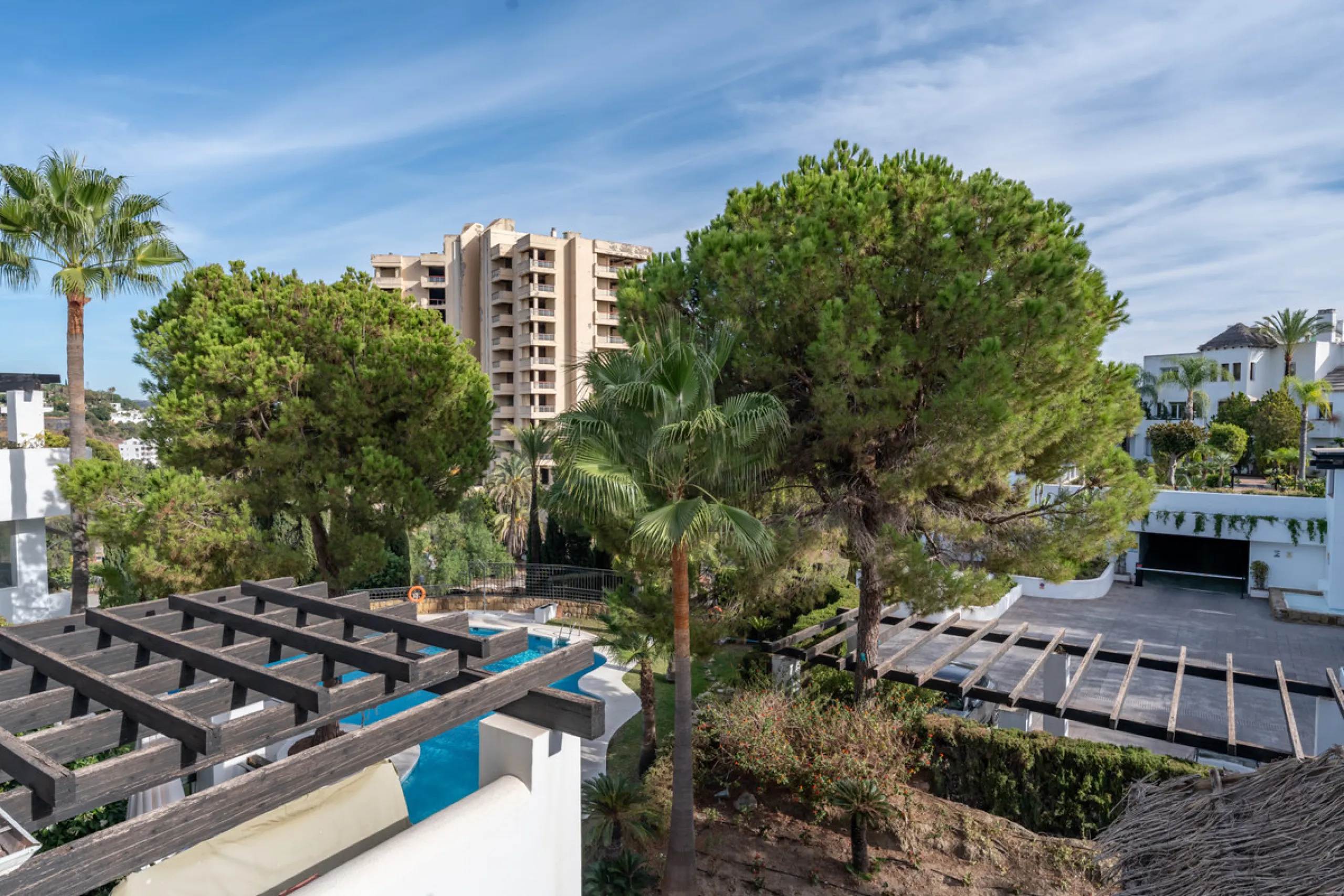This delightful 2 bed apartment is flooded with light and enjoys the sun all day due to its South and West facing terrace.