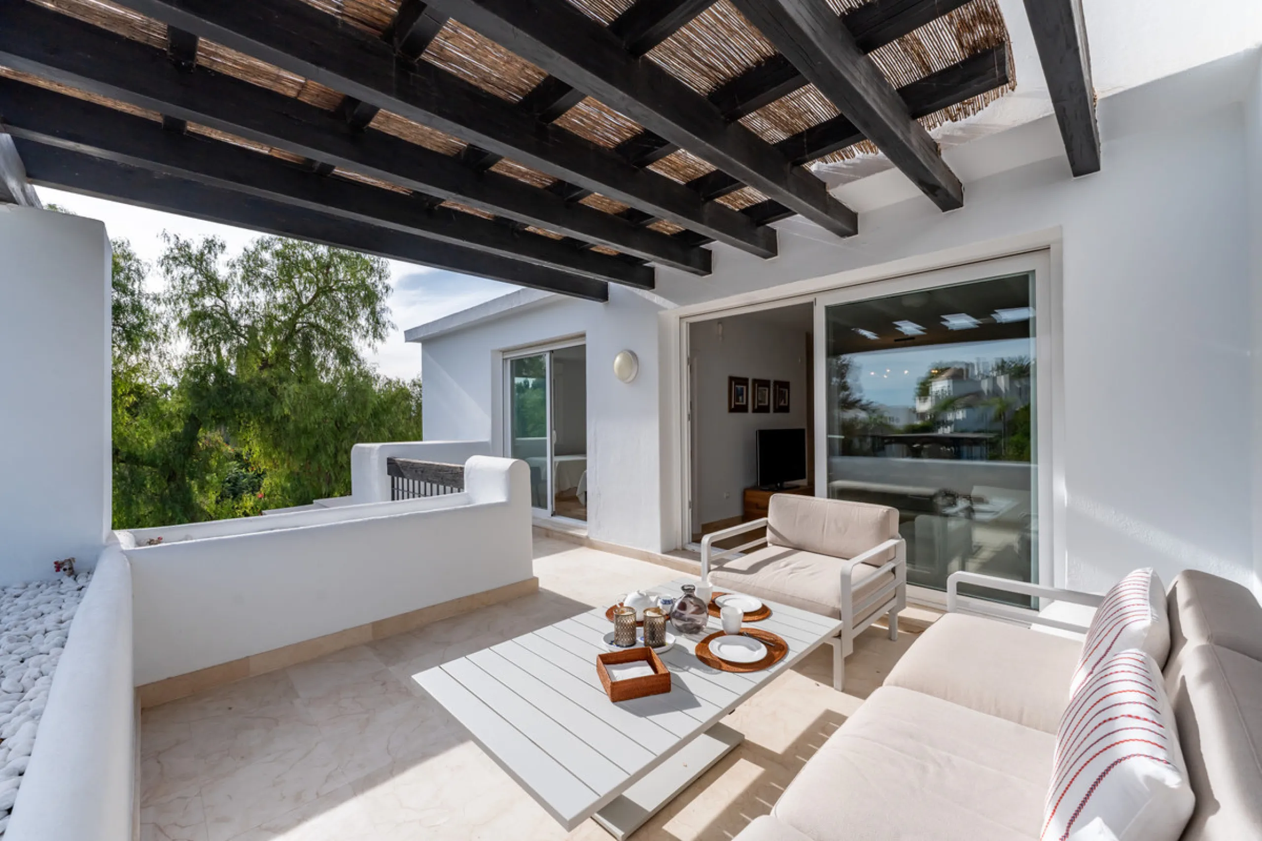 This delightful 2 bed apartment is flooded with light and enjoys the sun all day due to its South and West facing terrace.