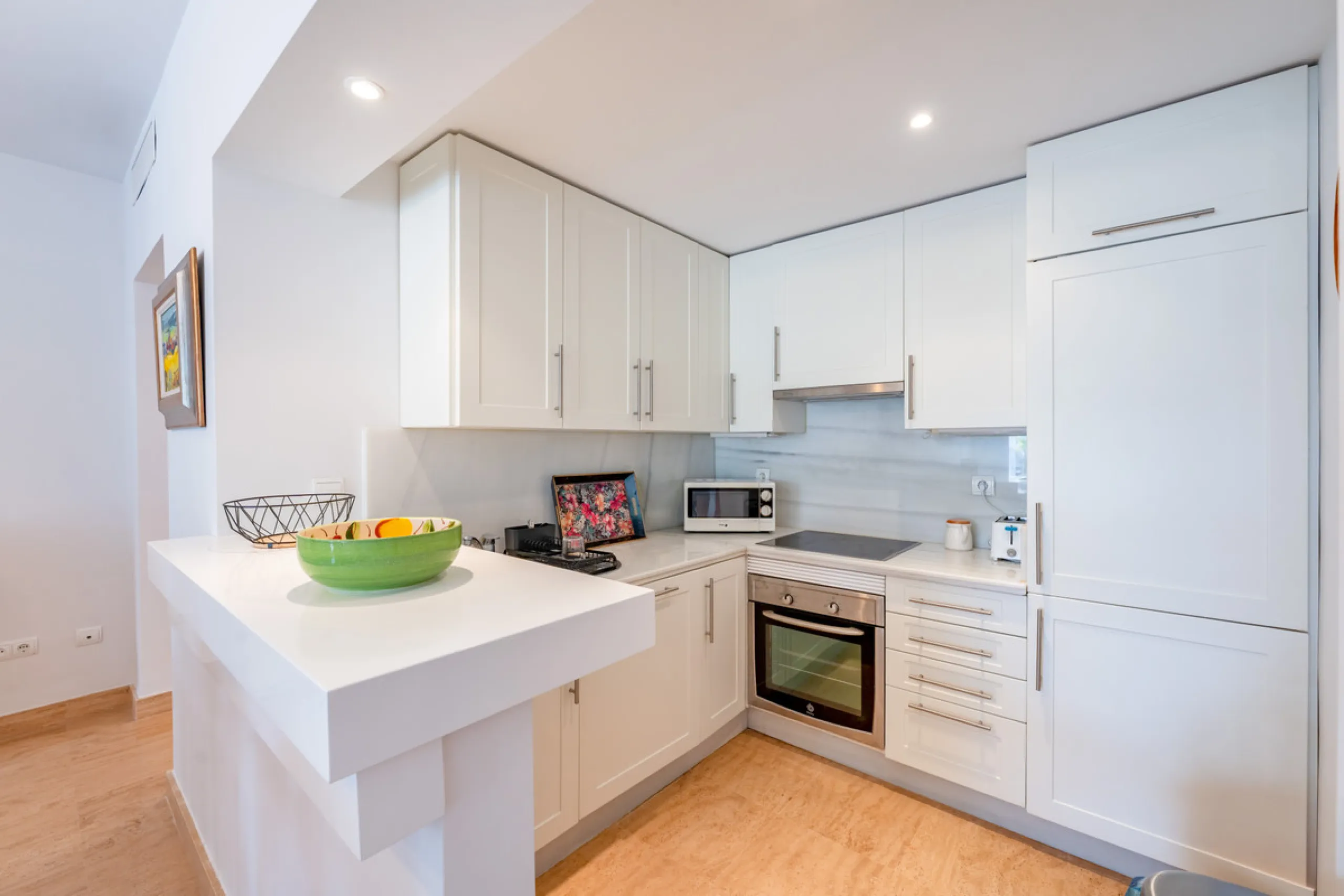 This delightful 2 bed apartment is flooded with light and enjoys the sun all day due to its South and West facing terrace.