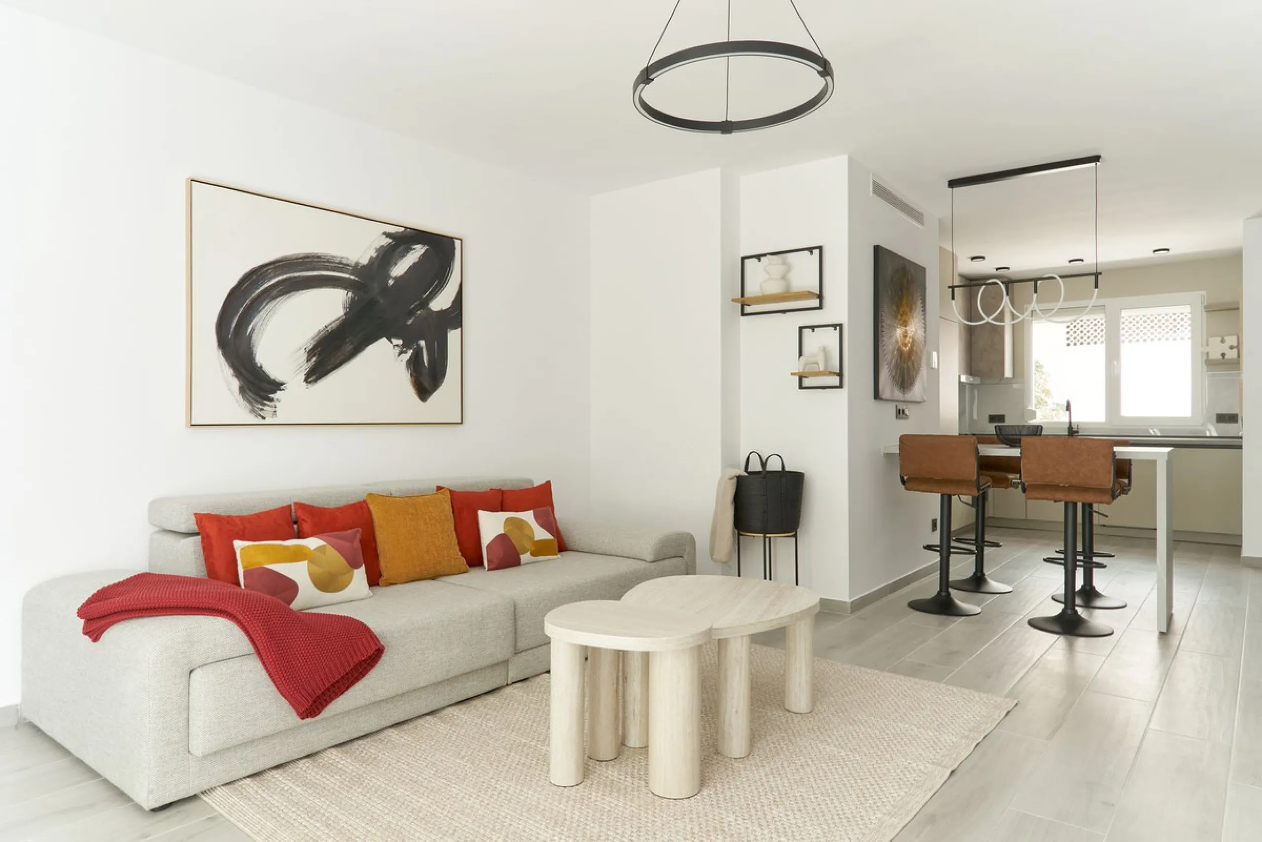 Fully Renovated 2-Bedroom Apartment for Sale in Conjunto Casaño – Nueva Andalucía