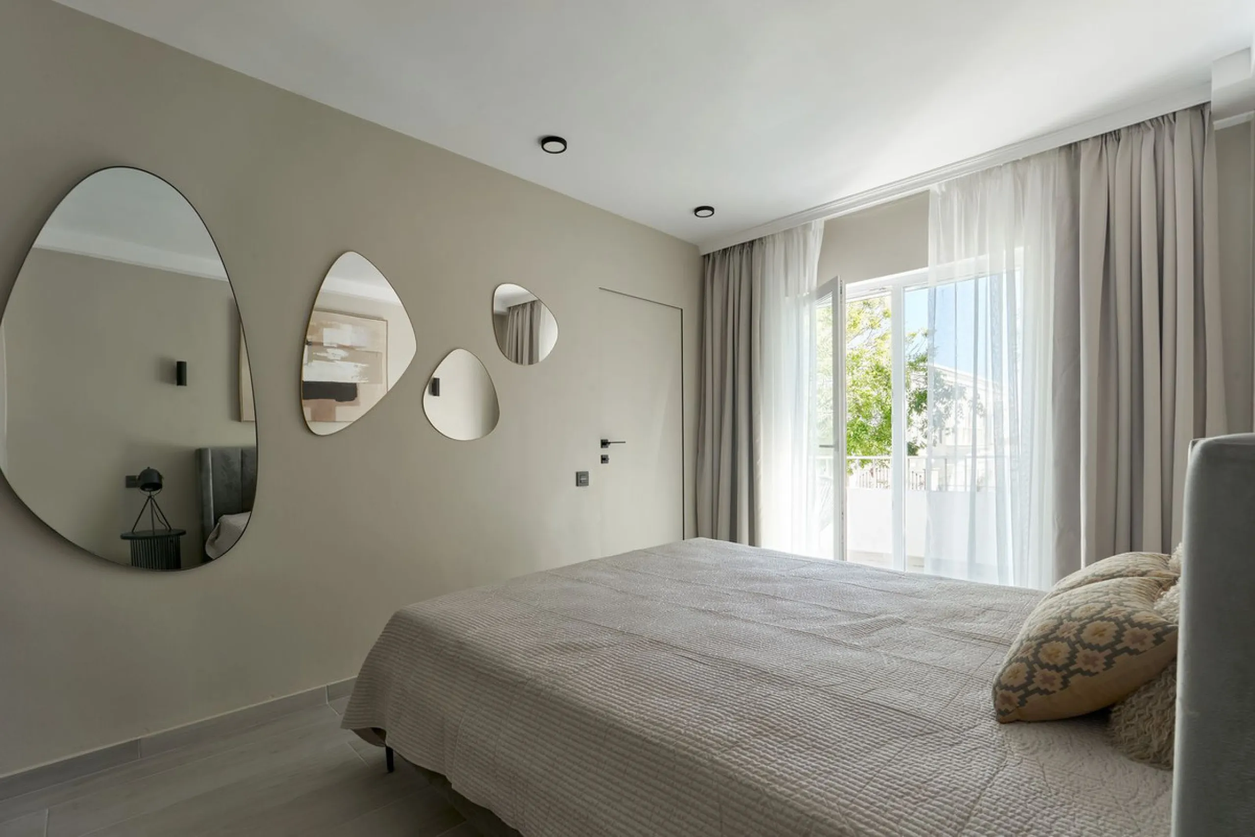 Fully Renovated 2-Bedroom Apartment for Sale in Conjunto Casaño – Nueva Andalucía